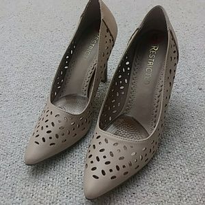 ❤️HP❤️ EUC Cream/ Nude Confetti Heels